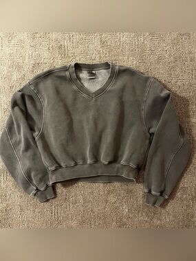 Gray Distressed Pullover cropped v neck  Sweatshirt